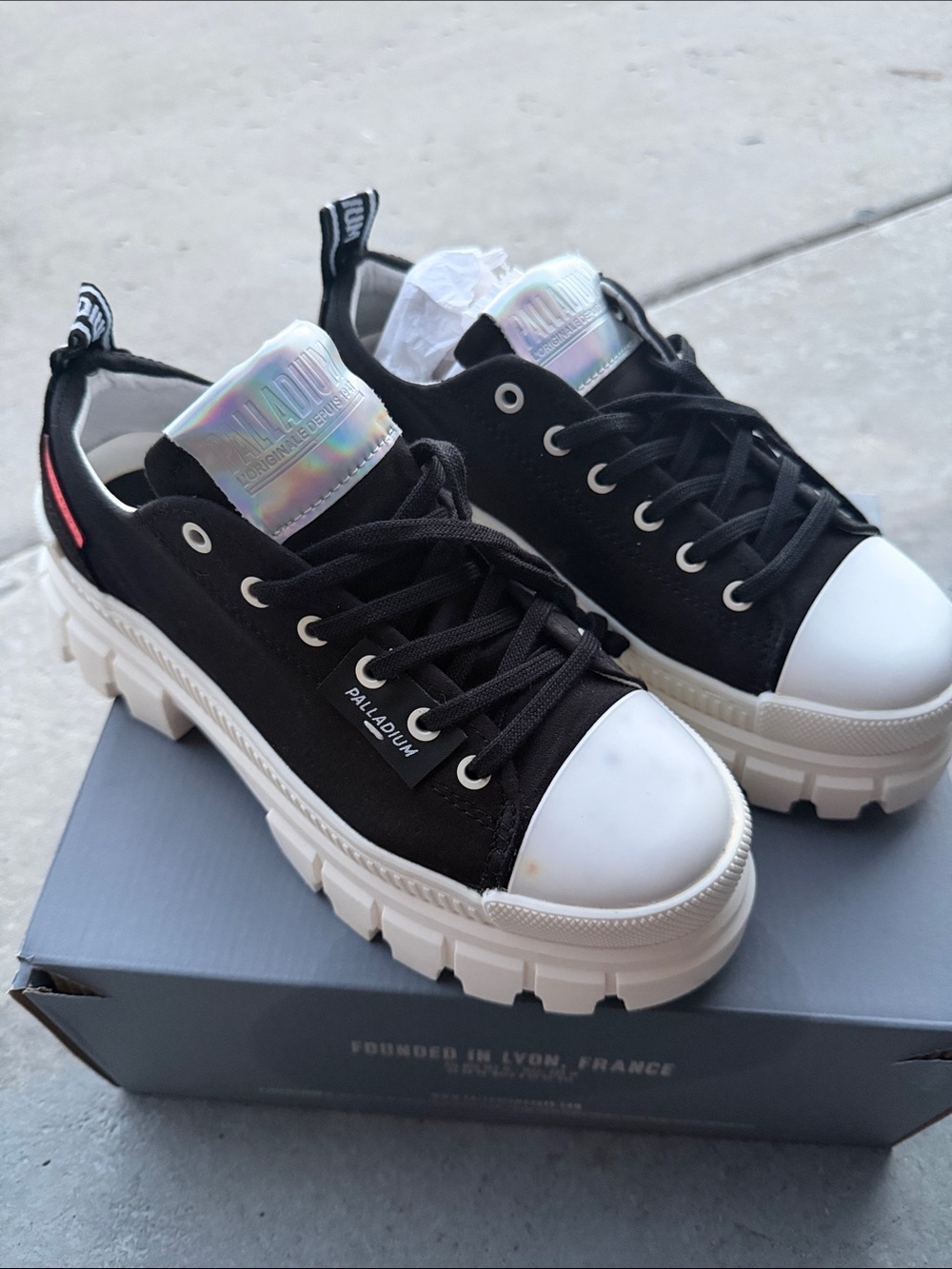 Palladium Women’s Black Low-Top Chunky Sneakers with Iridescent Tongue